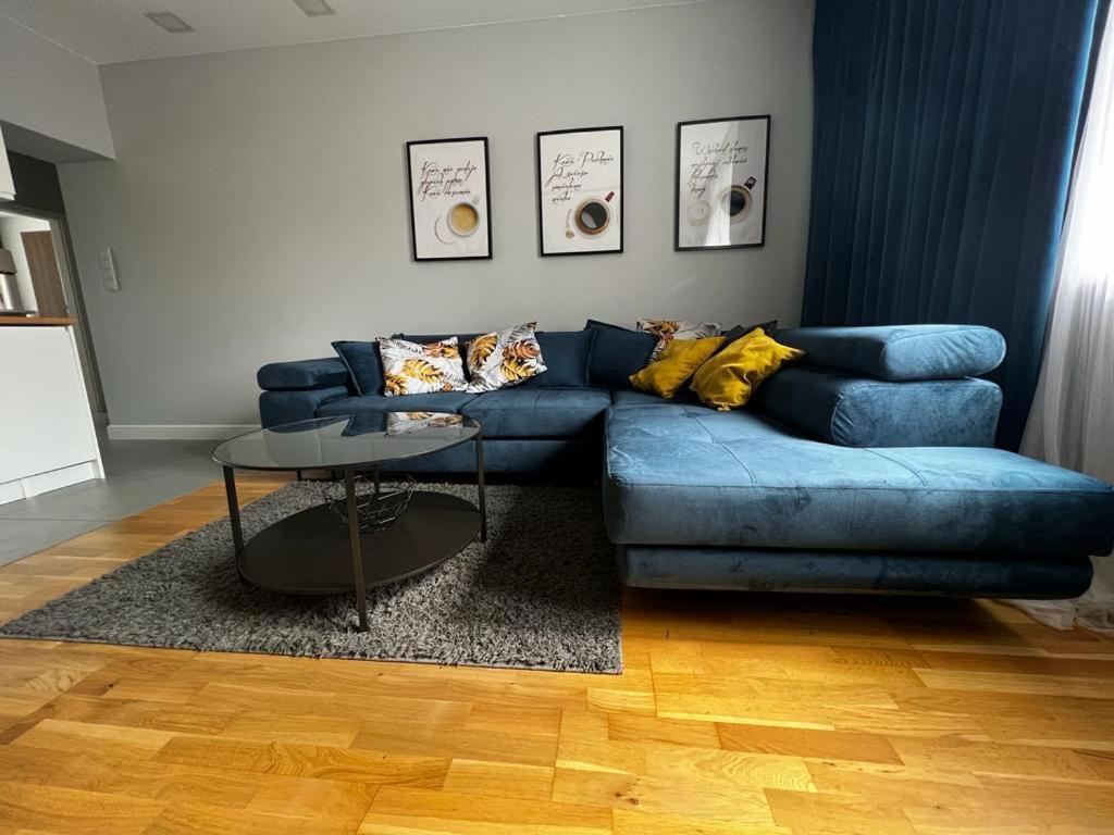 Family & Business Elegant Apartments Ul Astronautow Centrum Downtown - 3 Bedroom, Parking Kielce Bagian luar foto