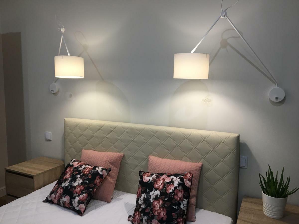 Family & Business Elegant Apartments Ul Astronautow Centrum Downtown - 3 Bedroom, Parking Kielce Bagian luar foto