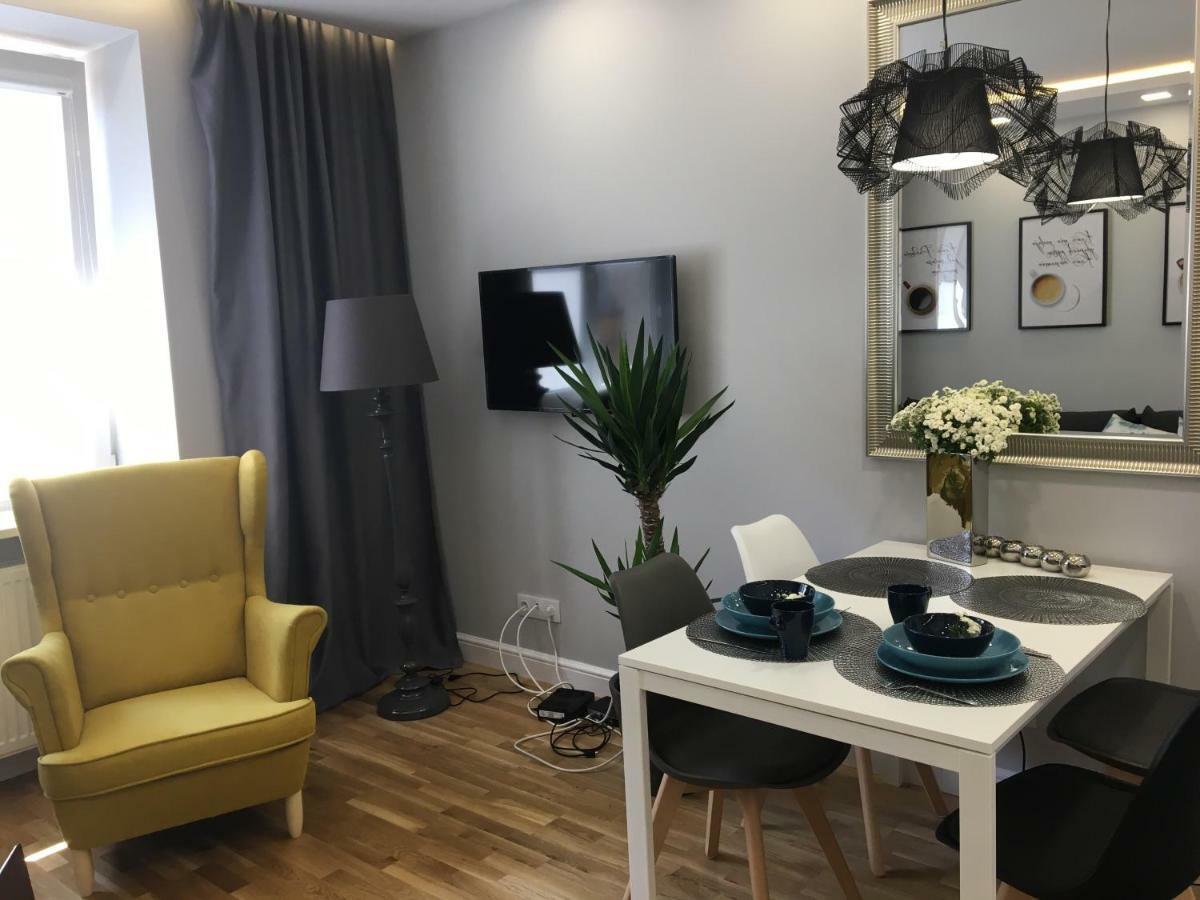 Family & Business Elegant Apartments Ul Astronautow Centrum Downtown - 3 Bedroom, Parking Kielce Bagian luar foto
