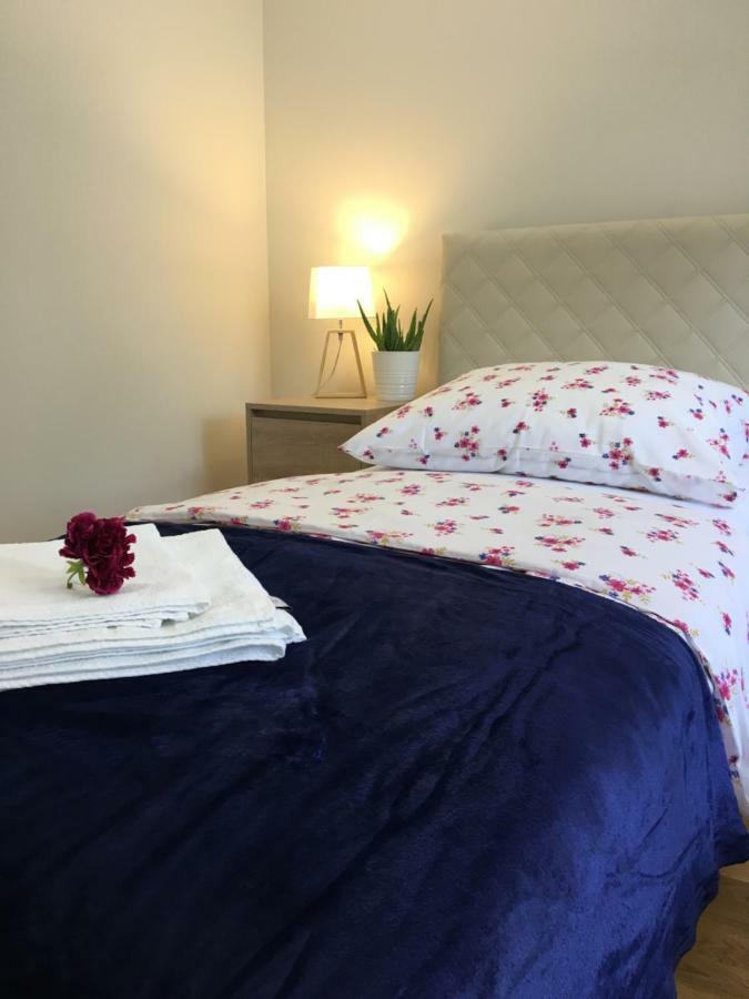 Family & Business Elegant Apartments Ul Astronautow Centrum Downtown - 3 Bedroom, Parking Kielce Bagian luar foto