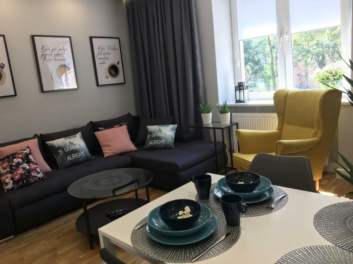 Family & Business Elegant Apartments Ul Astronautow Centrum Downtown - 3 Bedroom, Parking Kielce Bagian luar foto