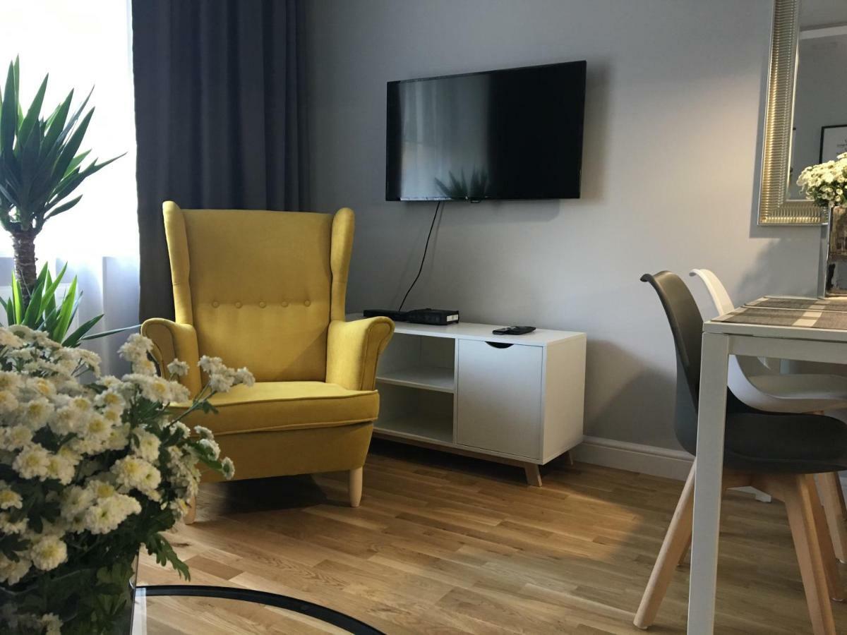 Family & Business Elegant Apartments Ul Astronautow Centrum Downtown - 3 Bedroom, Parking Kielce Bagian luar foto