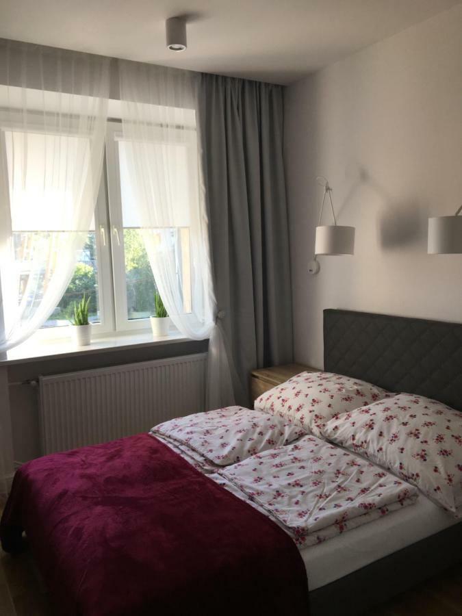 Family & Business Elegant Apartments Ul Astronautow Centrum Downtown - 3 Bedroom, Parking Kielce Bagian luar foto