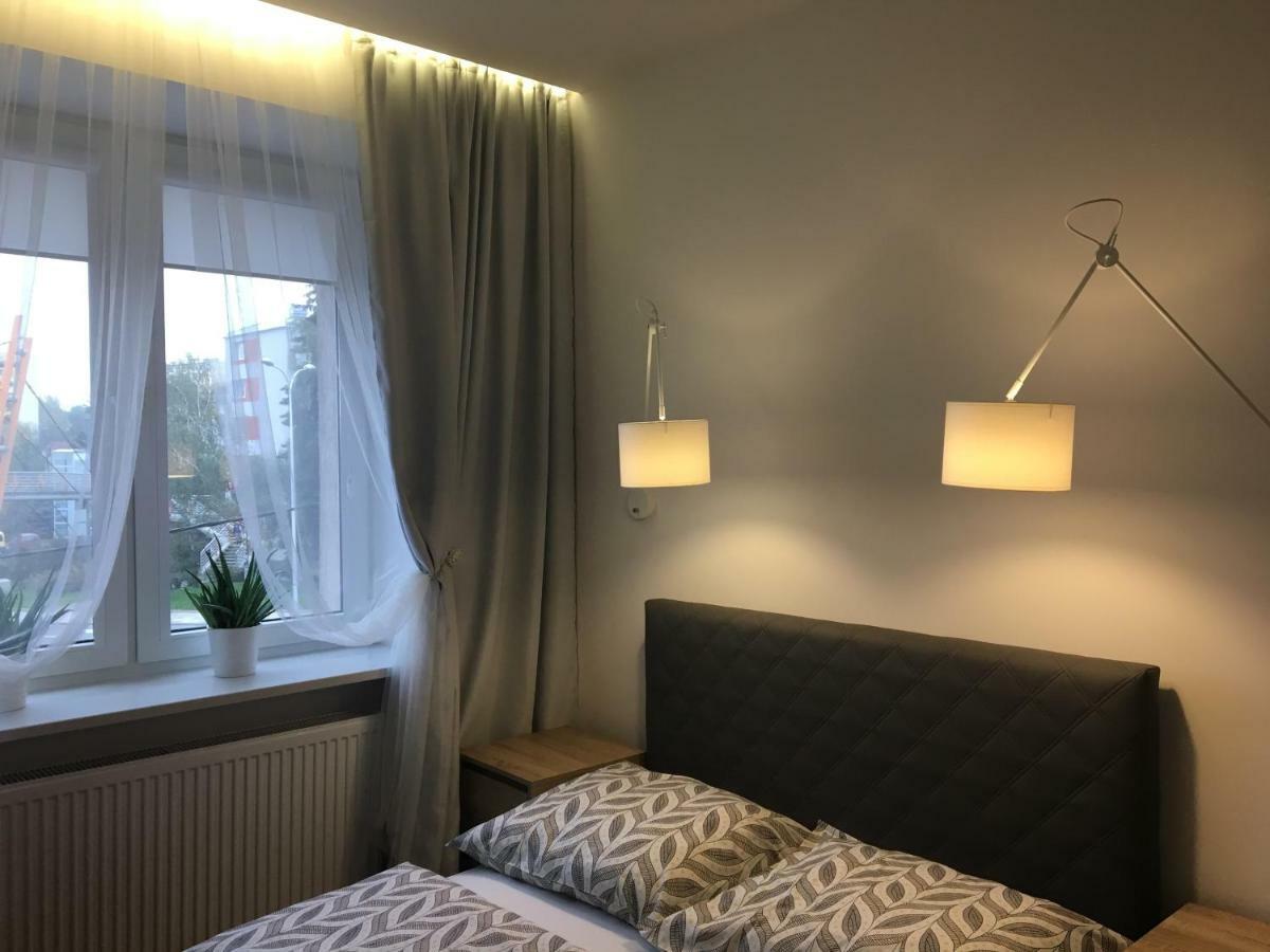 Family & Business Elegant Apartments Ul Astronautow Centrum Downtown - 3 Bedroom, Parking Kielce Bagian luar foto